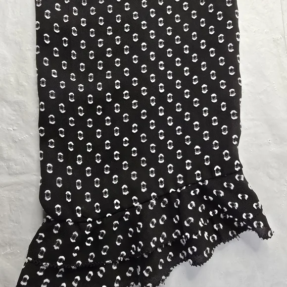 LOFT Blouse Black White Raised Dot 3/4 Sleeve Ruffle Cuffs Officewear M - Picture 8 of 13